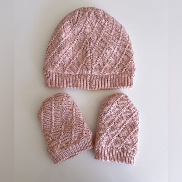 Joe Fresh NWOT 12-24 month spring hat and mitten set - Picture 3 of 4